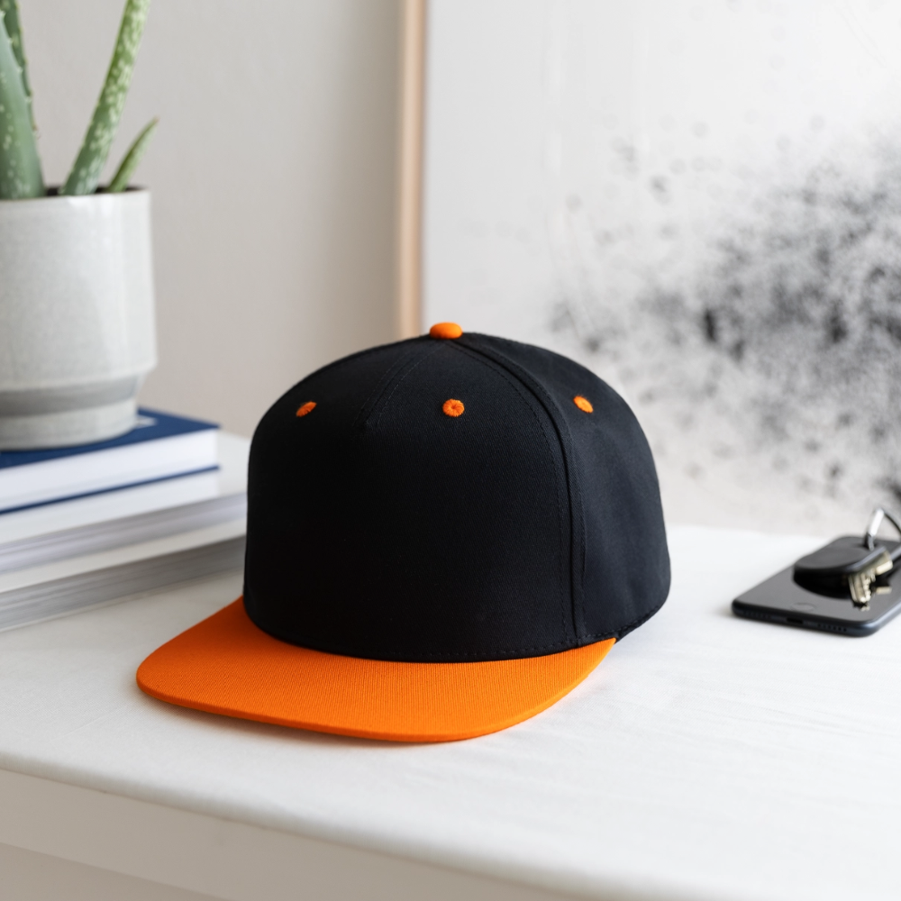 Contrast snapback cap - zwart/neonoranje