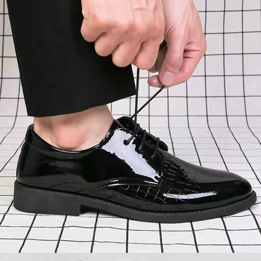 Modieuze Veelzijdige Effen Kleur Casual/Business Derbyschoenen van PU-Leer met Reliëf Patroon op de Neus en Vetersluiting voor Heren