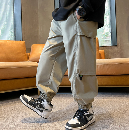 Modieuze Sportieve Effen Kleur Casual Demin Cargojeans met Meerdere Zakken en Toelopende Pijpen voor Jongens