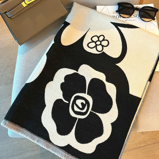 Kamer met airconditioning Lente en zomer Hoogwaardige veelzijdige zwart-witte sjaal warme jurk