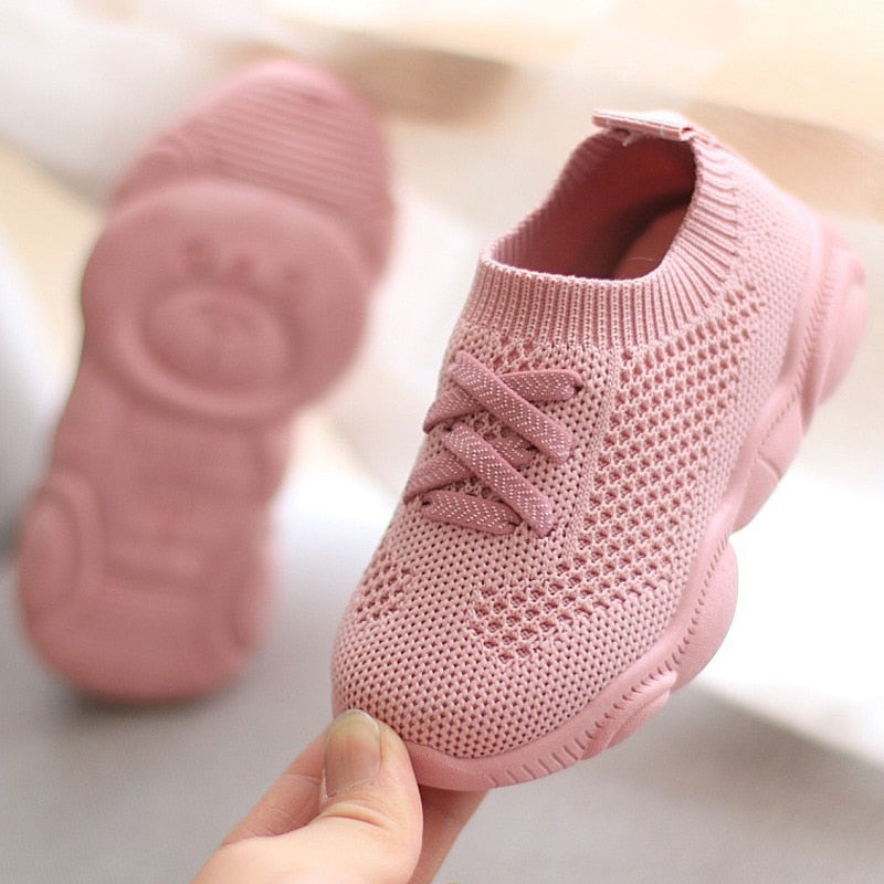 Trendy Stijlvolle Effen Kleur Lichtgewicht Casual Kindersneakers van Mesh met Antislip en Decoratieve Veters voor Kinderen