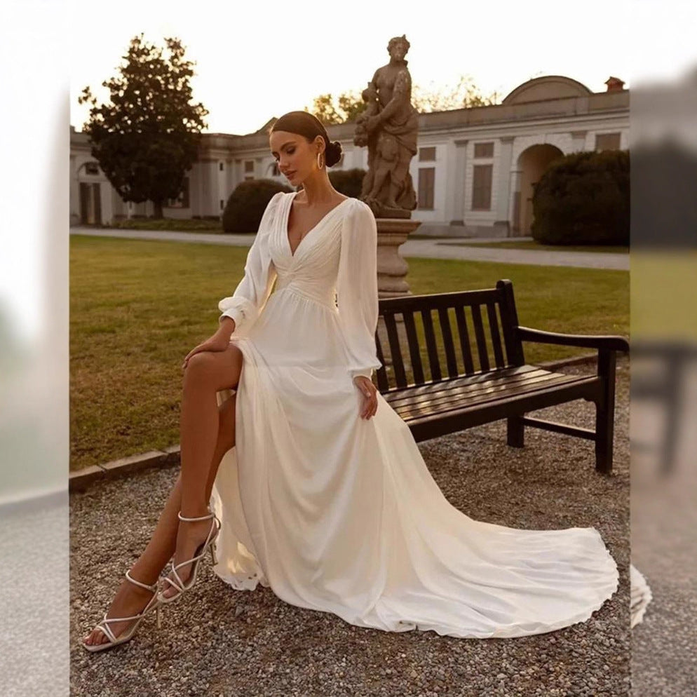 Elegante Satijnen Diepe V-hals Trouwjurk van Chiffon met Lange Mouwen van Lichte Garen voor Dames & Plus-size