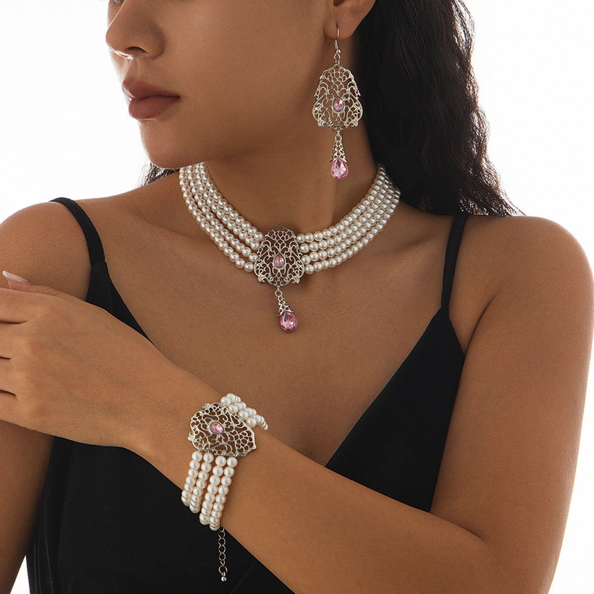 Stijlvolle Luxe Sieradenset Lichtgewicht Retro Geometrische Imitatieparels Halsketting Armband & Oorbellen met Edelstenen Strass-steentjes en Verstelbare Sluiting voor Dames