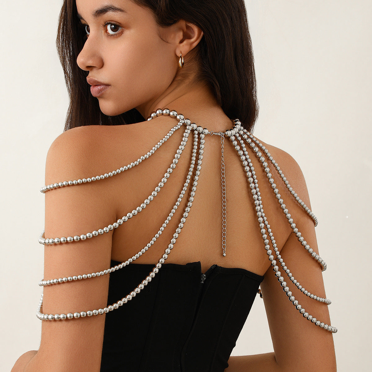 Modieuze Elegante Minimalistische Feestelijke Bodychain met Vlindercorset Details en Imitatie Parels voor Dames