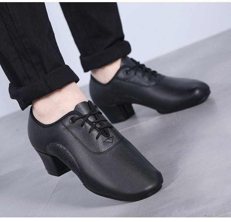 Klassieke Modieuze Effen Kleur Elegante Latijns Amerikaanse Dansschoenen van Echt Leer met Hoge Hak en Vetersluiting voor Heren