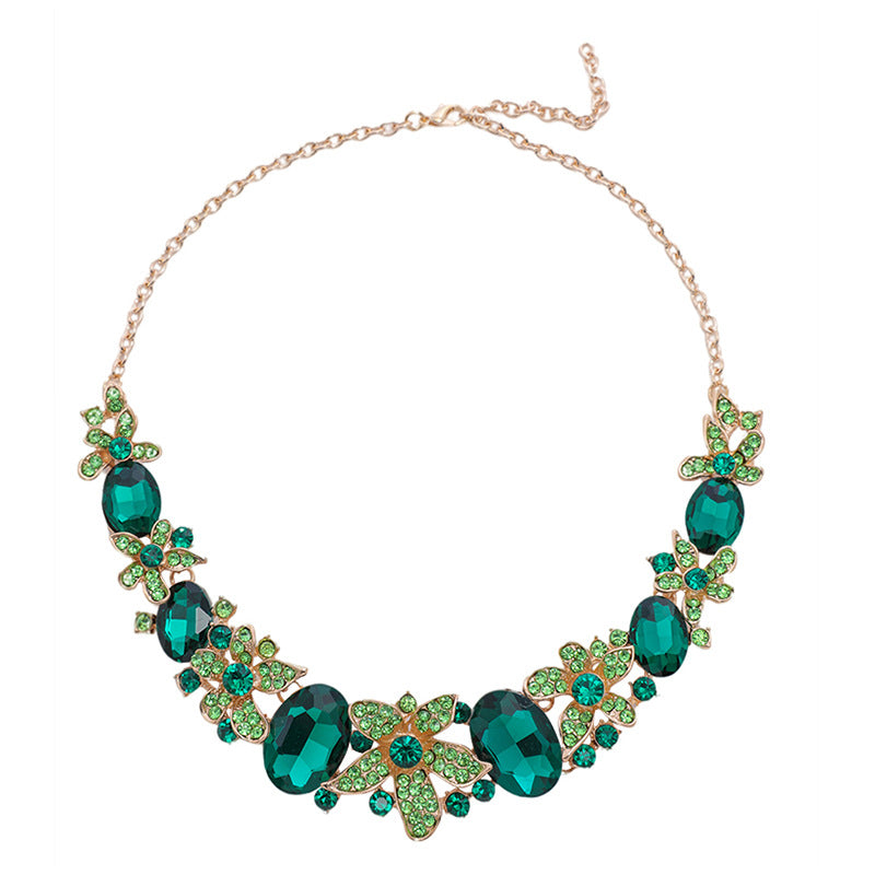 Elegante Unieke Verfijnd Design Klassieke Sieradenset Retro Halsketting en Oorbellen met Kristallen Bloemenvormen en Strass-steentjes voor Dames
