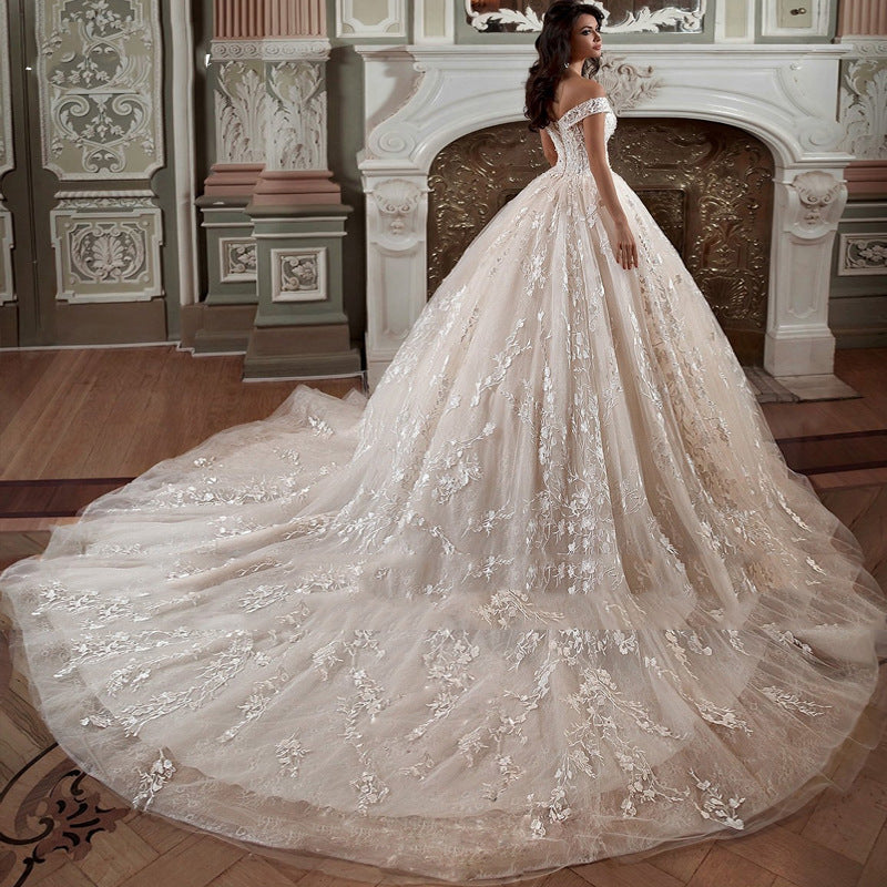 Franse Eenvoudige Elegante Off-shoulder Geborduurde Bloemenpatroon Trouwjurk van Tule & Kant in Mori-stijl met Sleep en Pailletten voor Dames & Plus-size