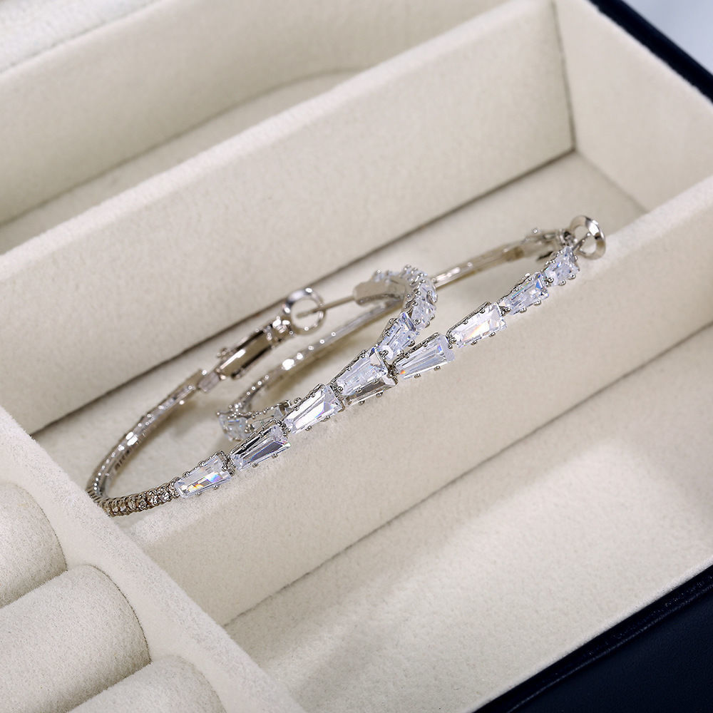 Europese Eenvoudige Gouden/ S925 Zilveren Vintage Grote Oorbellen met Zirkoon voor Dames