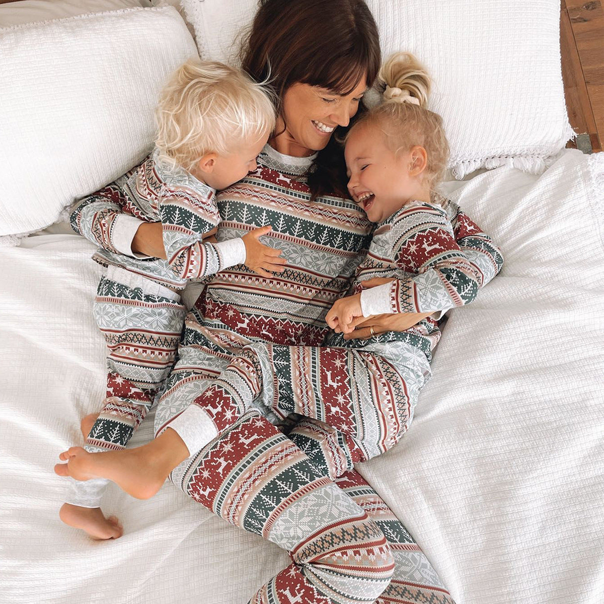 Kerstmis Familie Stijlvolle Casual Matching Kerst Pyjama Set met Kerstmispatroon en Ronde Hals voor Gezin & Koppels