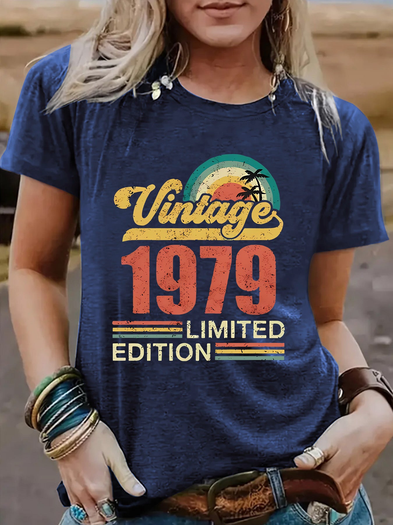 Klassiek Casual Effen Kleur Bedrukte Vintage Stijl uit 1979 T-shirt met Ronde Hals en Korte Mouwen voor Dames/Meiden & Plus-SizeKlassiek