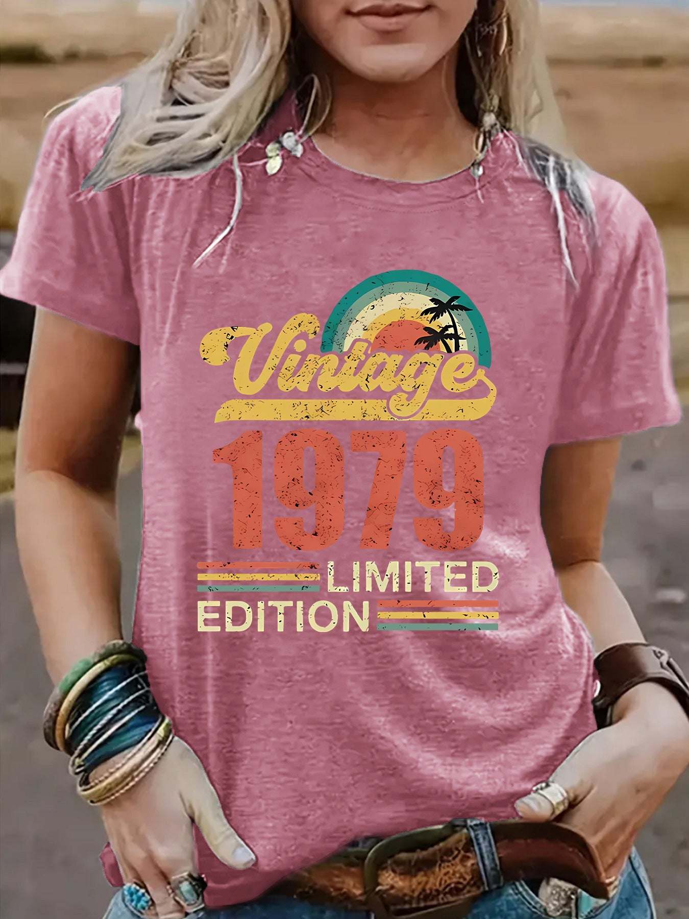Klassiek Casual Effen Kleur Bedrukte Vintage Stijl uit 1979 T-shirt met Ronde Hals en Korte Mouwen voor Dames/Meiden & Plus-SizeKlassiek