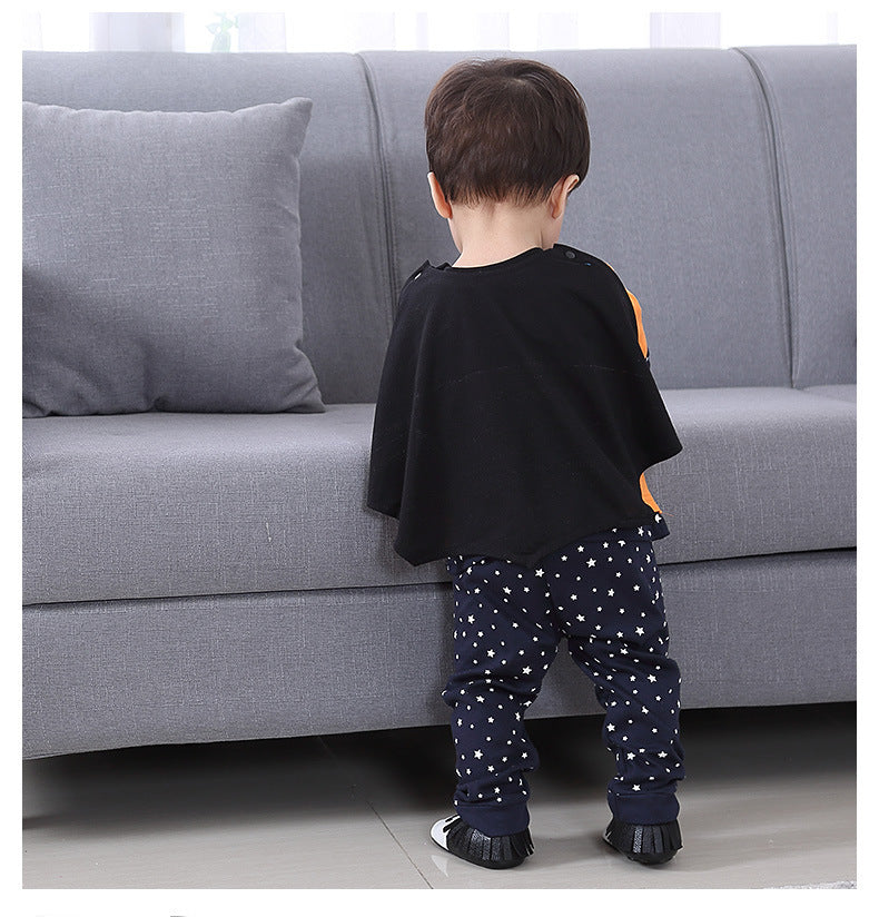 Vierdelige Halloween-kinderkleding in de vorm van een vleermuispompoen