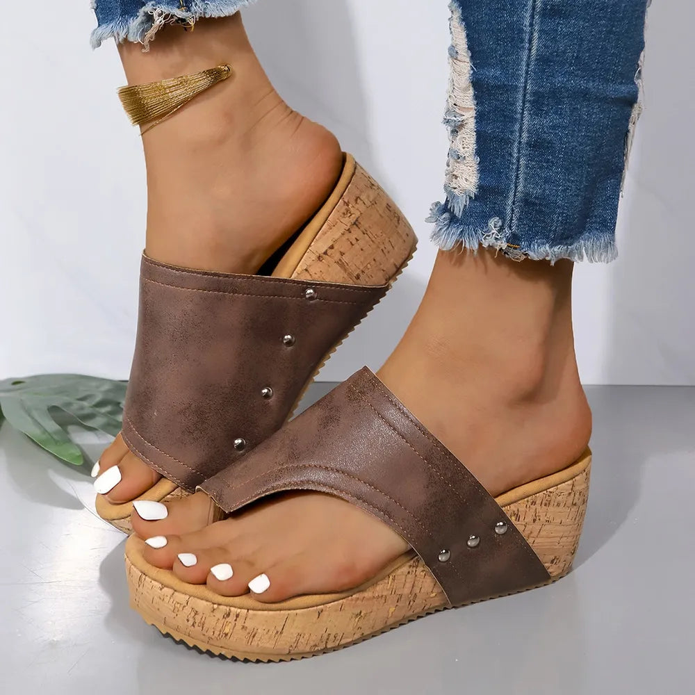 Stijlvolle Comfortabele Effen Kleur Sandalen van PU-Leer met Sleehak van Kurk voor Dames & Meiden