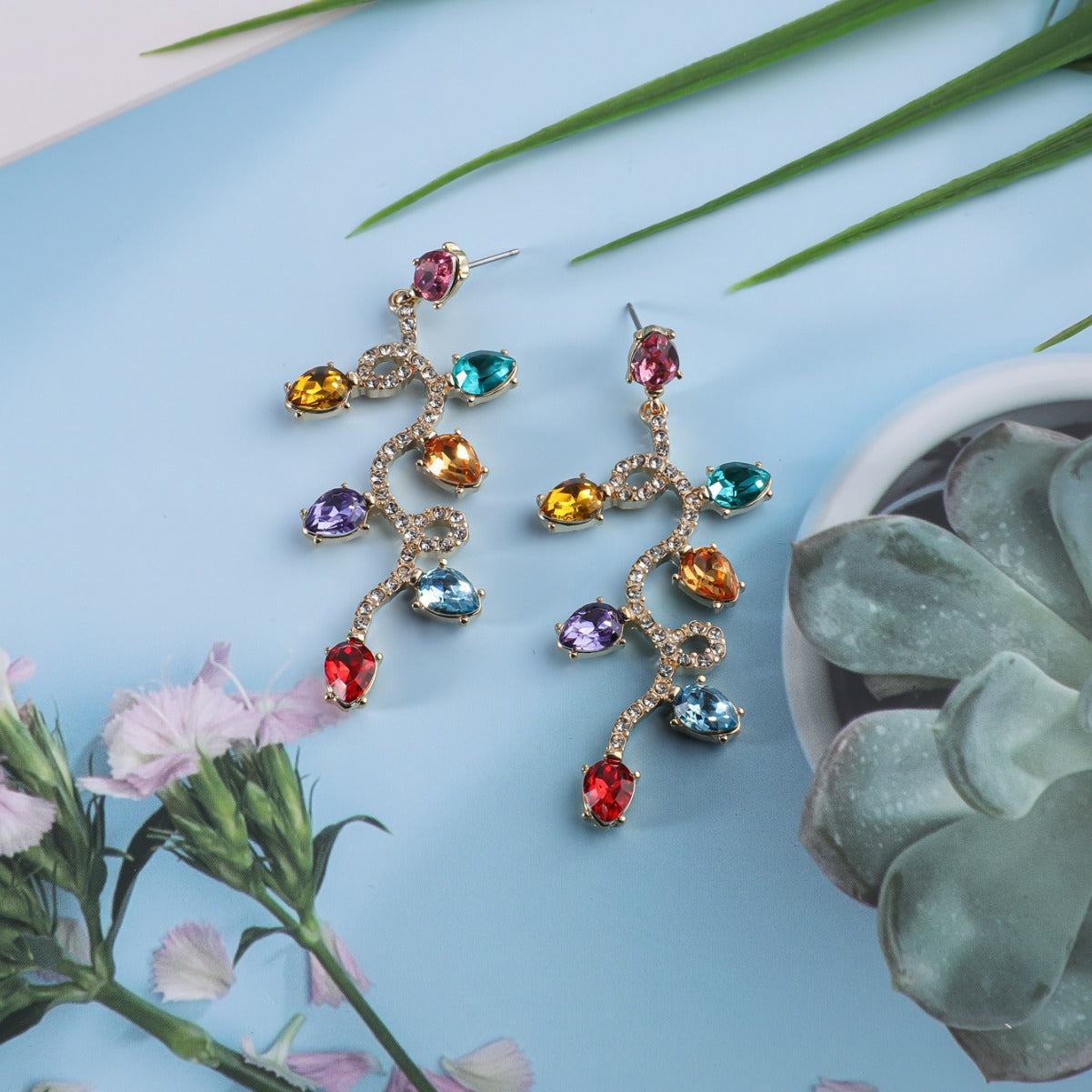 Kerstmis Modieuze Elegante Retro Goudkleurige Kleine Kleurrijke Kerstlampjes Oorbellen van Zirkonia-steentjes voor Dames