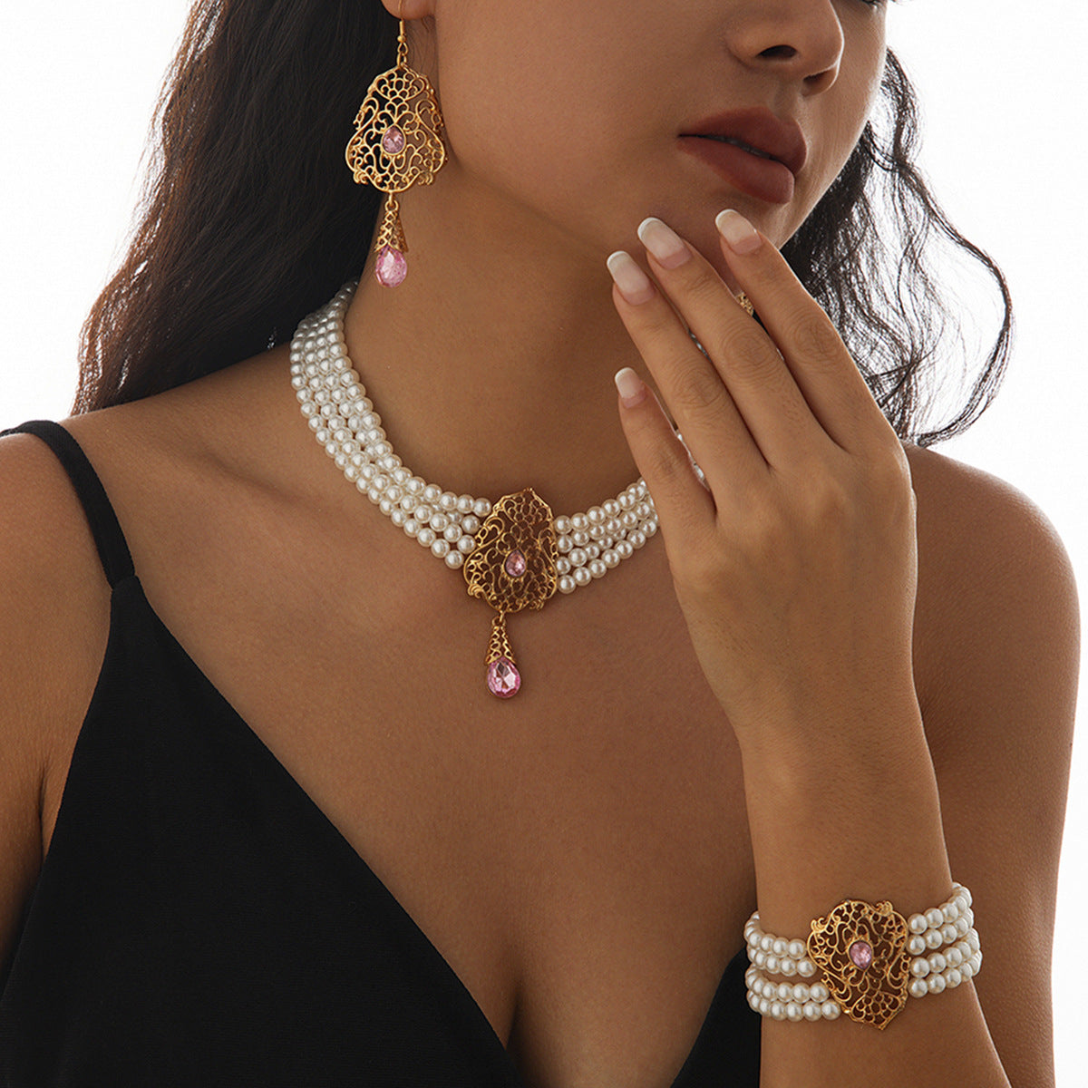 Stijlvolle Luxe Sieradenset Lichtgewicht Retro Geometrische Imitatieparels Halsketting Armband & Oorbellen met Edelstenen Strass-steentjes en Verstelbare Sluiting voor Dames