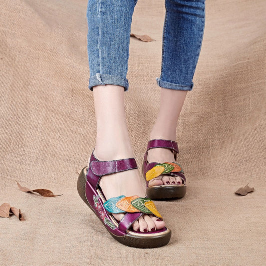 Modieuze Effen Kleur Casual Handgemaakte Bloemenpatroon Sandalen van Echt Leer met Gespsluiting en Platte Rubber Zool voor Dames & Meiden