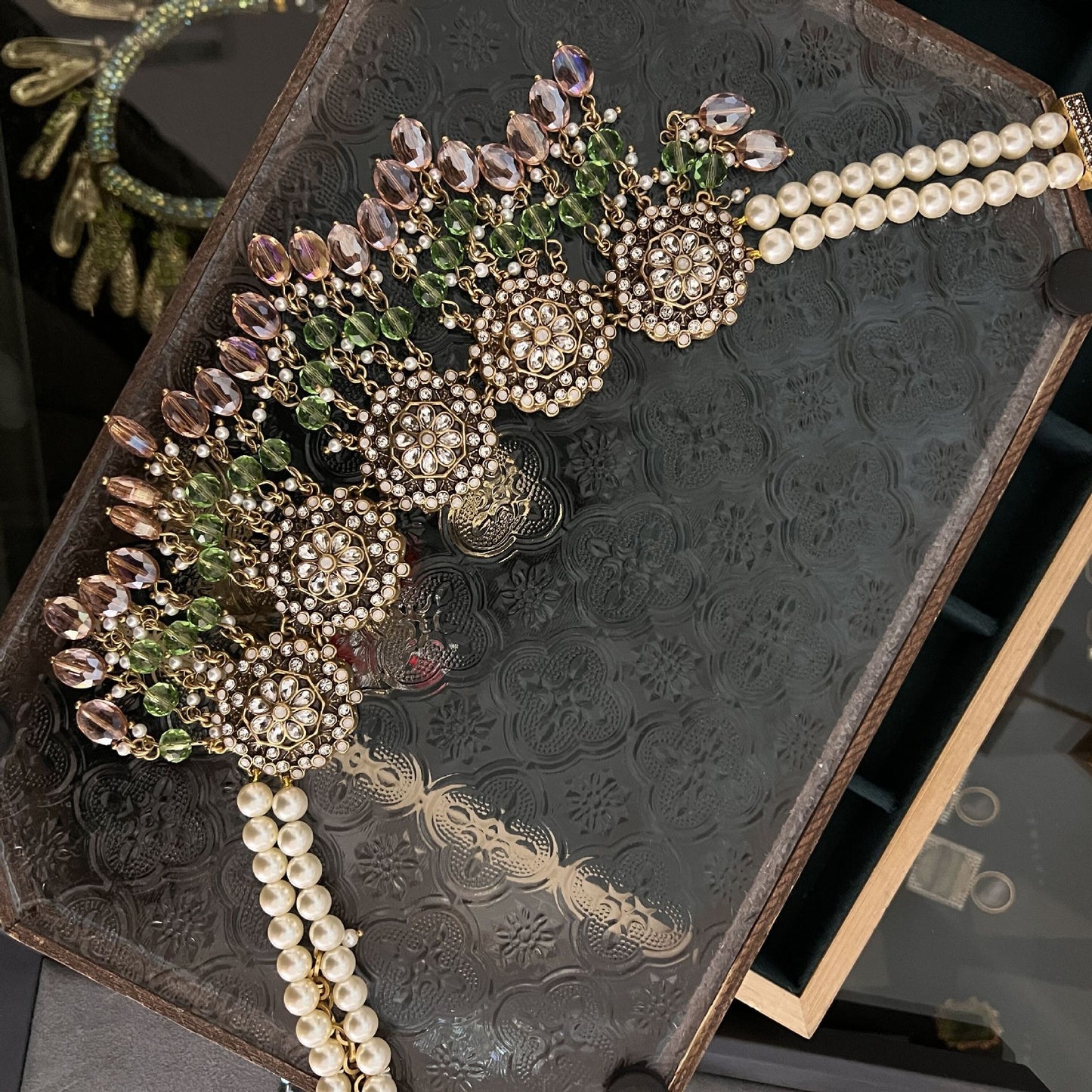 Modieuze Veelzijdige Handgemaakte Klassieke Sieradenset Retro Statement Parelmoer Kralen Halsketting/Oorbellen met Strass-steentjes en Kristallen voor Dames