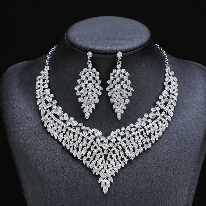Extravagante Stijl Sieradenset Stijlvolle Retro Sleutelbeen-Halsketting & Oorbellen van Legering met Kristallen en Strass-steentjes voor Dames
