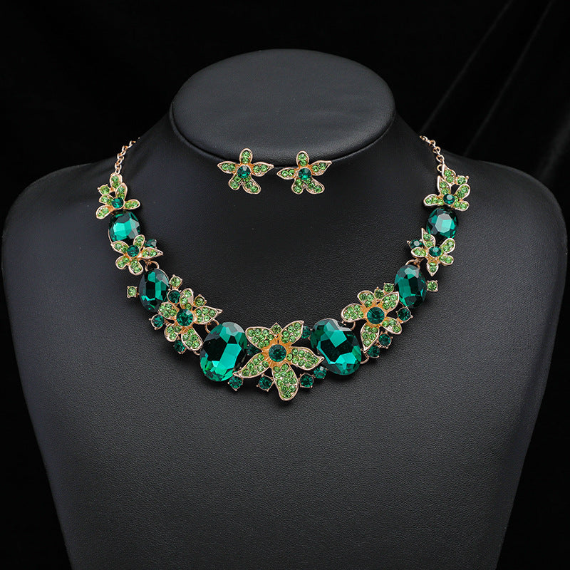 Elegante Unieke Verfijnd Design Klassieke Sieradenset Retro Halsketting en Oorbellen met Kristallen Bloemenvormen en Strass-steentjes voor Dames