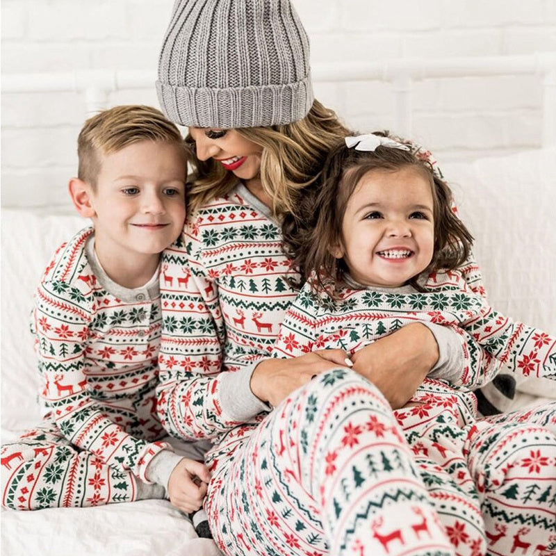 Stijlvolle Kerstpyjama's met Print voor Hele Gezin