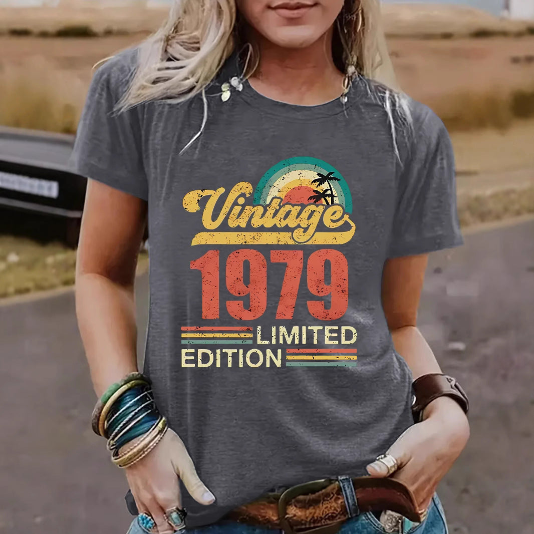 Klassiek Casual Effen Kleur Bedrukte Vintage Stijl uit 1979 T-shirt met Ronde Hals en Korte Mouwen voor Dames/Meiden & Plus-SizeKlassiek