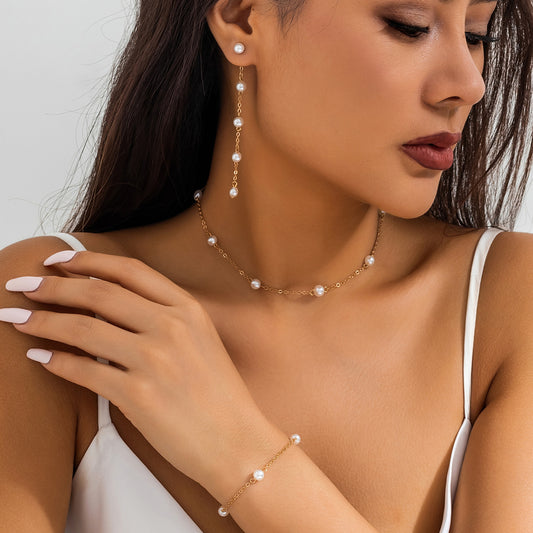 Eenvoudige Vrouwelijke Stralende Sieradenset Franse Retro Metalen Halsketting Armband & Oorbellen met Imitatieparels en Verstelbare Sluiting voor Dames