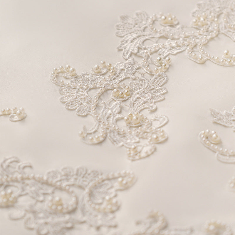 Elegante Effen Kleur Satijnen Off-Shoulder A-lijn Geborduurde Bloemenpatroon Lange Trouwjurk met/zonder een Lange Sleep en Schouderband voor Dames & Plus-size