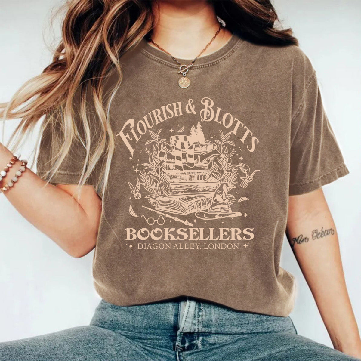 Stijlvolle Klassieke Effen Kleur Washed Casual Vintage Ronde Hals T-shirt met Bedrukte Kasteelprint en Korte Mouwen voor Dames/Meiden & Plus-Size