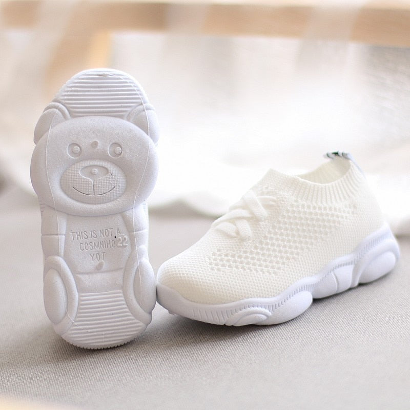 Trendy Stijlvolle Effen Kleur Lichtgewicht Casual Kindersneakers van Mesh met Antislip en Decoratieve Veters voor Kinderen