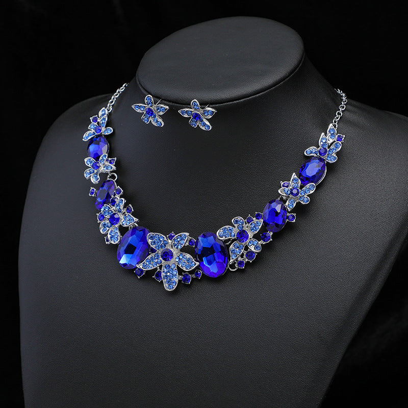 Elegante Unieke Verfijnd Design Klassieke Sieradenset Retro Halsketting en Oorbellen met Kristallen Bloemenvormen en Strass-steentjes voor Dames