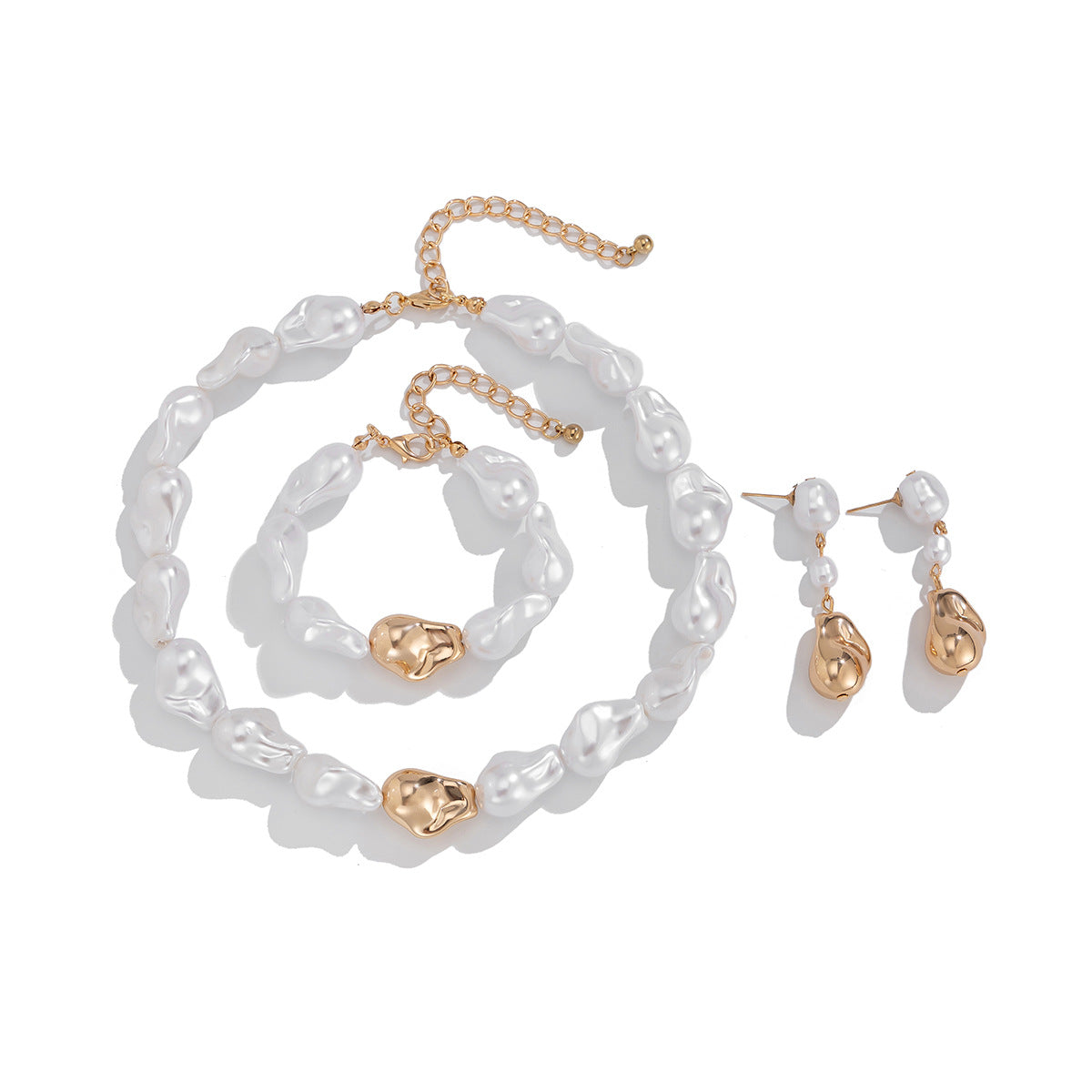 Klassieke Elegante Sieradenset Eenvoudige Franse Retro Barokhalsketting  Armband en Oorbellen van Imitatie Parels