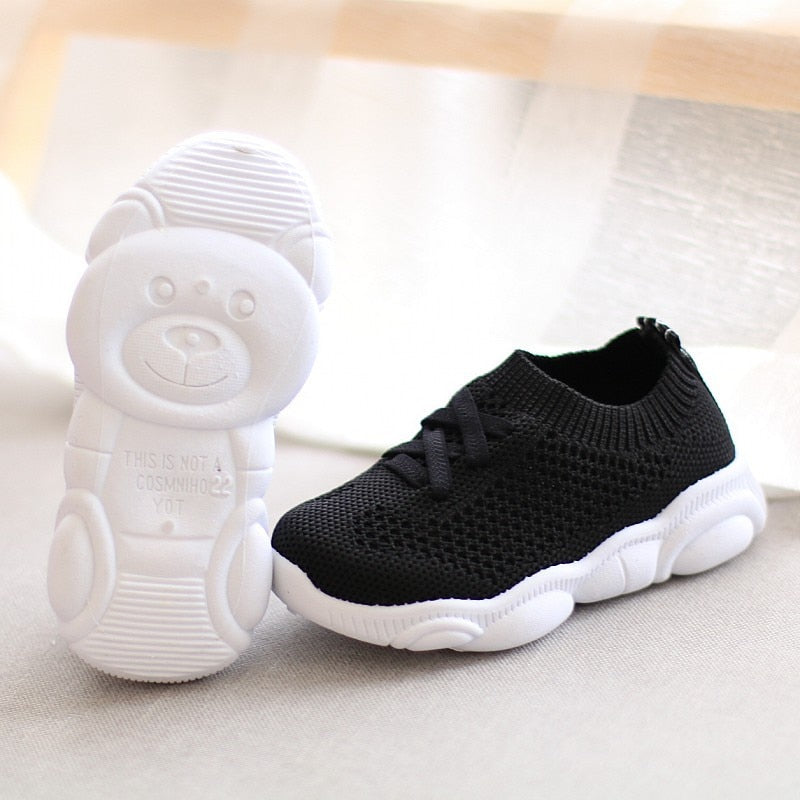 Trendy Stijlvolle Effen Kleur Lichtgewicht Casual Kindersneakers van Mesh met Antislip en Decoratieve Veters voor Kinderen