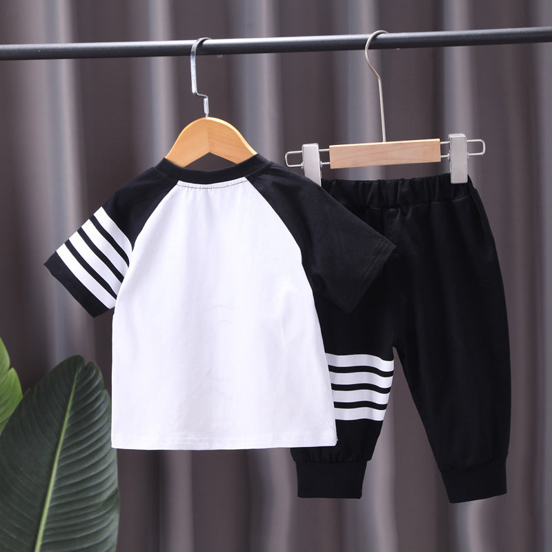 Trendy Eenvoudige Kinderset Casual Effen Kleur T-shirt met Korte Mouwen en Joggingbroek met Gestreepte Patroon voor Kinderen