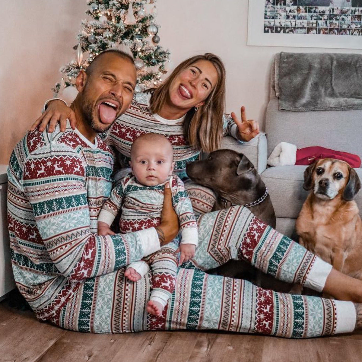 Kerstmis Familie Stijlvolle Casual Matching Kerst Pyjama Set met Kerstmispatroon en Ronde Hals voor Gezin & Koppels