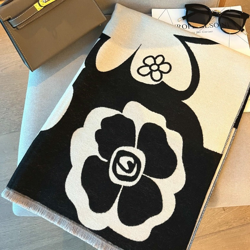 Kamer met airconditioning Lente en zomer Hoogwaardige veelzijdige zwart-witte sjaal warme jurk