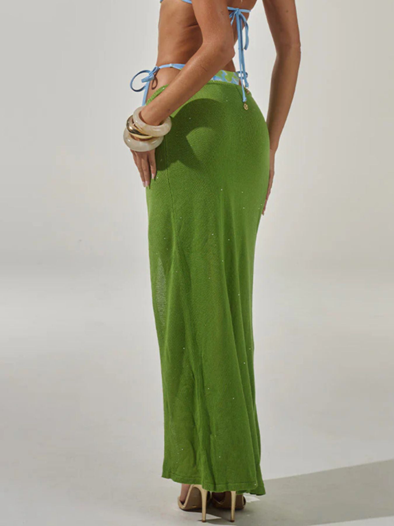 e8097ff7-2455-4015-950d-a51e41841c1f-Max