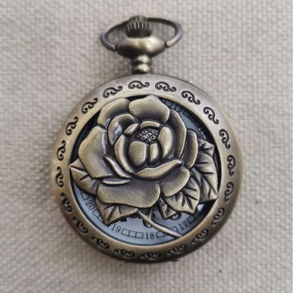 Vintage Peony Hollow Brozen Ketting Zakhorloge met Bloem Ornament voor Heren