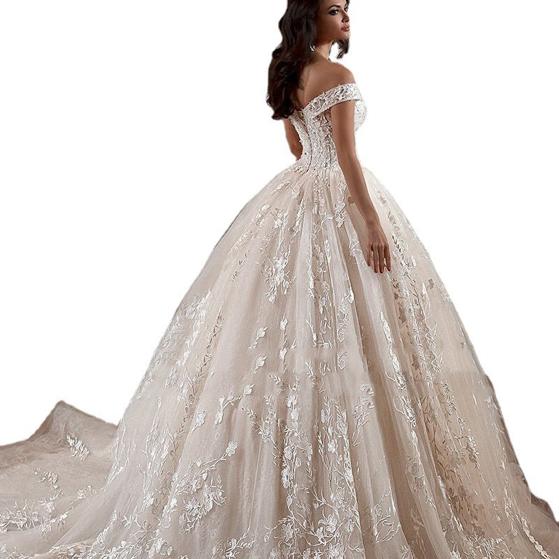 Franse Eenvoudige Elegante Off-shoulder Geborduurde Bloemenpatroon Trouwjurk van Tule & Kant in Mori-stijl met Sleep en Pailletten voor Dames & Plus-size